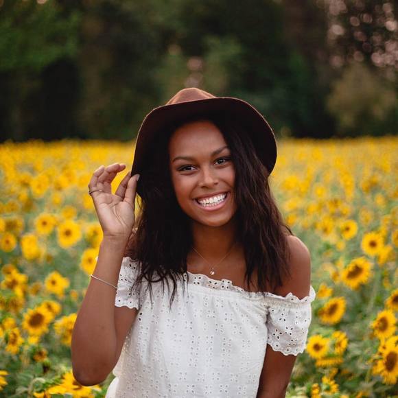 Meet your Posher, Natalie - Picture 1 of 1